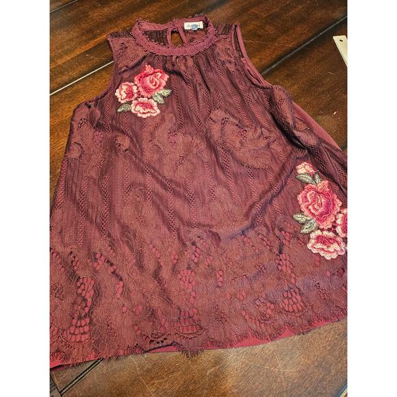 Skyler and Jade size L burgandy sleeveless top with lace and floral embroidery - Picture 1 of 12